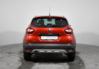 Подержанный автомобиль Renault Kaptur 2018 года (6 фото)