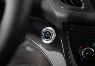 Подержанный автомобиль Ford Kuga 2013 года (17 фото)