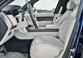 Подержанный автомобиль Land Rover Range Rover 2022 года (11 фото)