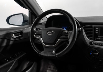 Подержанный автомобиль Hyundai Solaris Sedan 2017 года (15 фото)