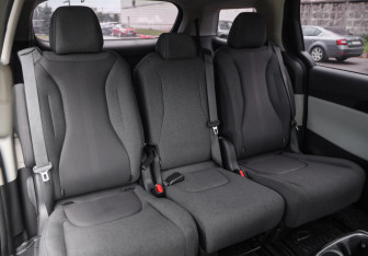 Подержанный автомобиль Kia Carnival 2021 года (24 фото)