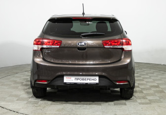 Подержанный автомобиль Kia Rio Hatchback 2015 года (6 фото)