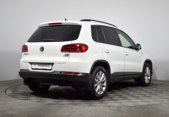 Подержанный автомобиль Volkswagen Tiguan 2015 года (5 фото)