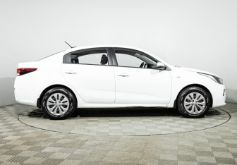 Подержанный автомобиль Kia Rio Sedan 2018 года (4 фото)
