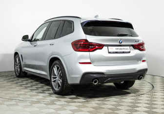 Подержанный автомобиль BMW X3 2018 года (7 фото)