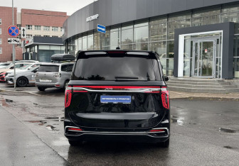 Подержанный автомобиль Hongqi HQ9 2022 года (5 фото)
