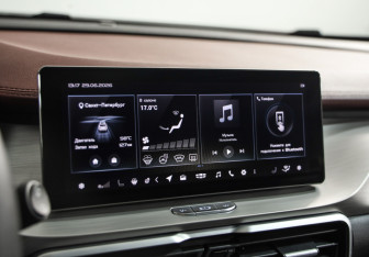 Подержанный автомобиль Geely Coolray 2021 года (13 фото)