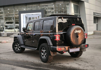 Подержанный автомобиль Jeep Wrangler 2020 года (6 фото)