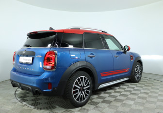 Подержанный автомобиль MINI Countryman 2019 года (5 фото)