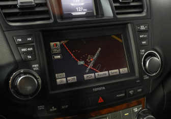 Подержанный автомобиль Toyota Highlander 2012 года (14 фото)