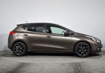 Подержанный автомобиль Kia Ceed Hatchback 2012 года (4 фото)