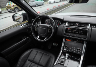 Подержанный автомобиль Land Rover Range Rover Sport 2021 года (12 фото)