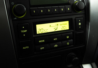 Подержанный автомобиль Hyundai Tucson 2008 года (15 фото)