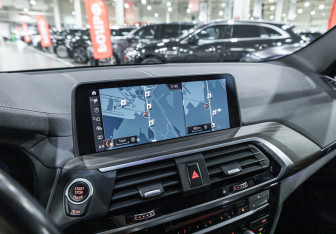 Подержанный автомобиль BMW X3 2019 года (20 фото)