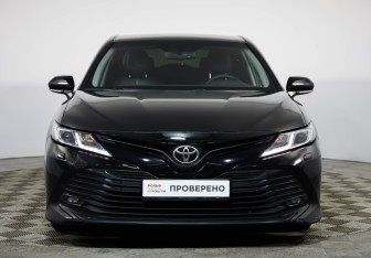 Подержанный автомобиль Toyota Camry Sedan 2019 года (2 фото)