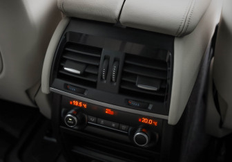 Подержанный автомобиль BMW X5 2016 года (39 фото)