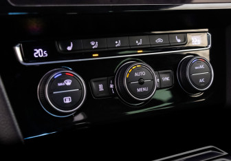 Подержанный автомобиль Volkswagen Passat Wagon 2018 года (19 фото)