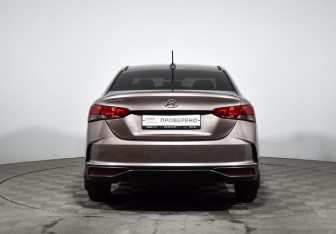 Подержанный автомобиль Hyundai Solaris Sedan 2021 года (6 фото)