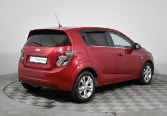 Подержанный автомобиль Chevrolet Aveo Hatchback 2013 года (5 фото)