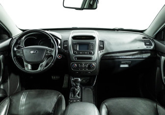 Подержанный автомобиль Kia Sorento 2018 года (13 фото)