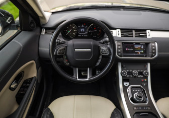 Подержанный автомобиль Land Rover Range Rover Evoque 2016 года (12 фото)