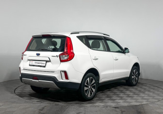 Подержанный автомобиль Geely Emgrand X7 2019 года (5 фото)