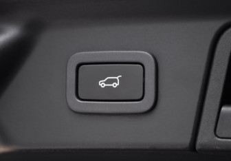 Подержанный автомобиль Land Rover Range Rover Velar 2017 года (39 фото)