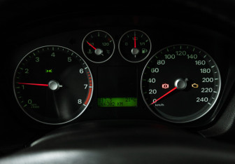 Подержанный автомобиль Ford Focus Sedan 2006 года (12 фото)