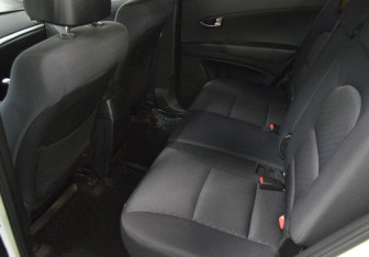 Подержанный автомобиль SsangYong Actyon 2011 года (10 фото)
