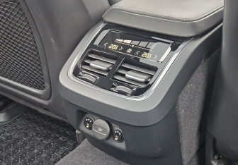 Подержанный автомобиль Volvo S60 2020 года (23 фото)
