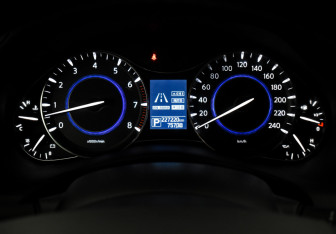 Подержанный автомобиль Infiniti QX80 2018 года (22 фото)