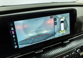 Подержанный автомобиль Kia Carnival 2021 года (19 фото)