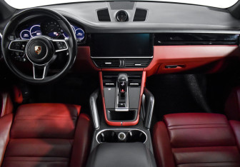 Подержанный автомобиль Porsche Cayenne 2020 года (16 фото)