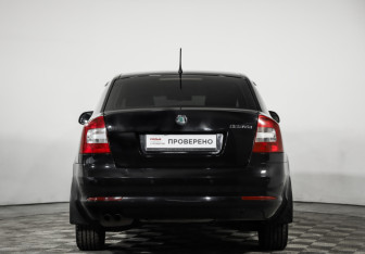 Подержанный автомобиль Skoda Octavia Liftback 2012 года (6 фото)