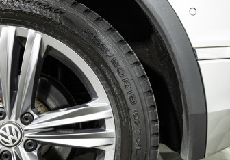 Подержанный автомобиль Volkswagen Tiguan 2018 года (17 фото)