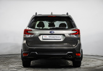 Подержанный автомобиль Subaru Forester Suv 2020 года (6 фото)