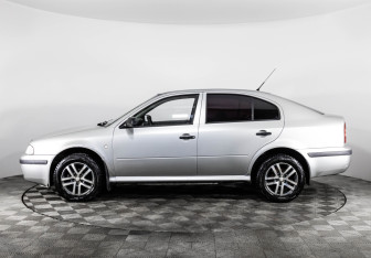 Подержанный автомобиль Skoda Octavia Liftback 2001 года (8 фото)