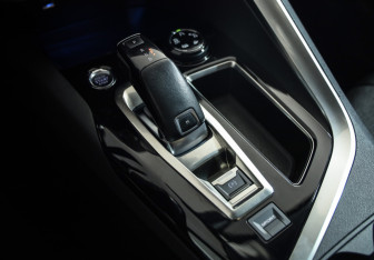 Подержанный автомобиль Peugeot 3008 2019 года (18 фото)