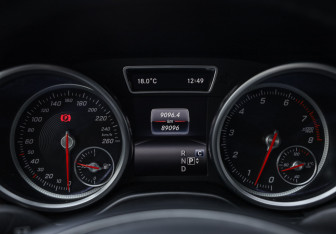 Подержанный автомобиль Mercedes-Benz GLE 2016 года (16 фото)