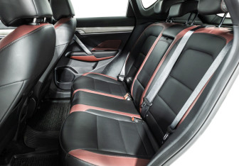 Подержанный автомобиль Geely Coolray 2023 года (10 фото)