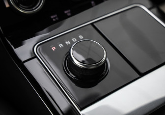 Подержанный автомобиль Land Rover Range Rover Velar 2019 года (22 фото)