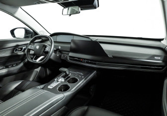 Подержанный автомобиль Changan UNI-K 2023 года (9 фото)