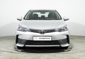 Подержанный автомобиль Toyota Corolla Sedan 2018 года (2 фото)