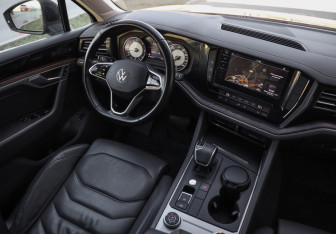 Подержанный автомобиль Volkswagen Touareg 2021 года (9 фото)