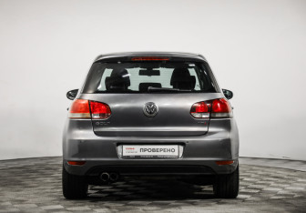 Подержанный автомобиль Volkswagen Golf Hatchback 2009 года (6 фото)