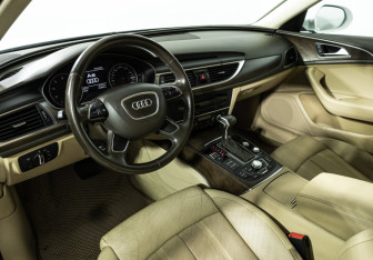 Подержанный автомобиль Audi A6 Sedan 2012 года (11 фото)