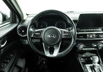Подержанный автомобиль Kia Cerato Sedan 2020 года (20 фото)