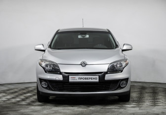 Подержанный автомобиль Renault Megane Hatchback 2013 года (2 фото)
