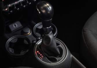 Подержанный автомобиль MINI Hatch 2012 года (15 фото)
