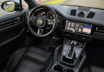 Подержанный автомобиль Porsche Cayenne 2019 года (11 фото)